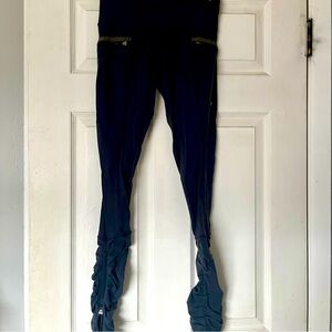 Lululemon Leggings with Ruched Ankle and Zipper
Detail Insight Pant Denim